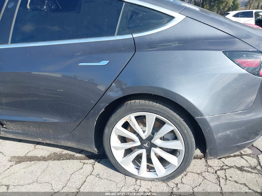 2019 Tesla Model 3 Long Range/Mid Range/Standard Range/Standard Range Plus VIN: 5YJ3E1EA8KF401953 Lot: 43716131