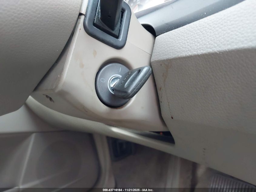 2004 Volvo V70 2.4 VIN: YV1SW61T741424448 Lot: 43716164