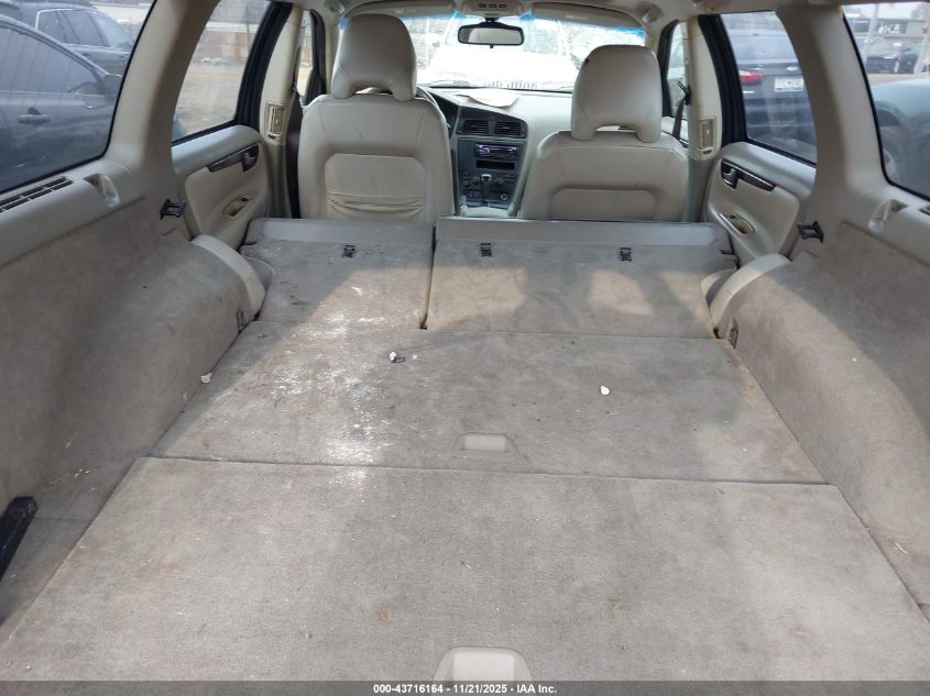 2004 Volvo V70 2.4 VIN: YV1SW61T741424448 Lot: 43716164