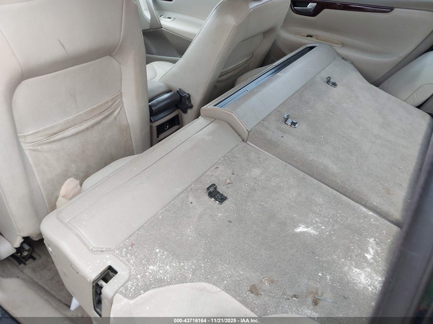 2004 Volvo V70 2.4 VIN: YV1SW61T741424448 Lot: 43716164