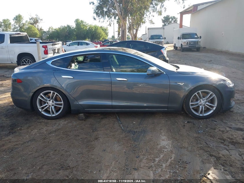 2013 Tesla Model S VIN: 5YJSA1CG0DFP06381 Lot: 43716168