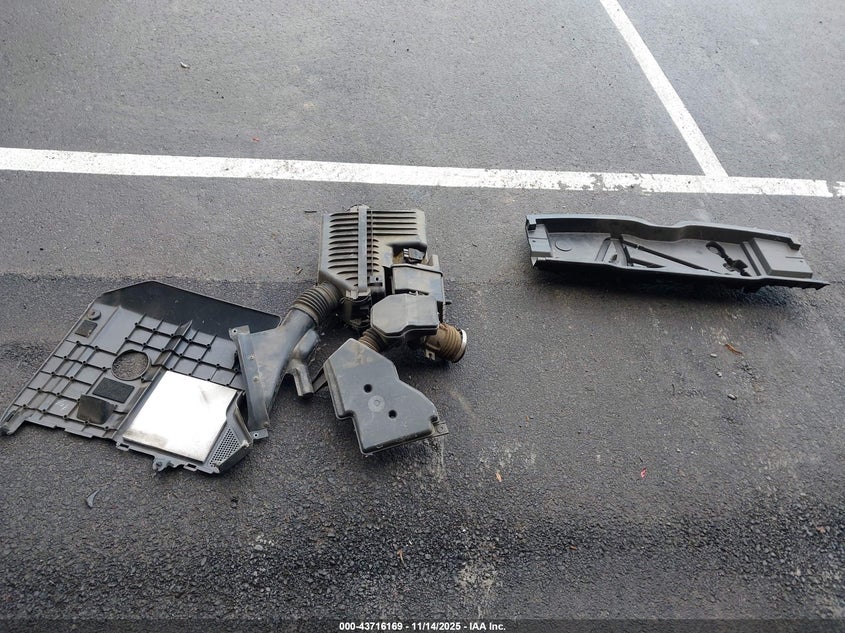 2006 Toyota Highlander Hybrid Limited V6 VIN: JTEDW21A060011488 Lot: 43716169