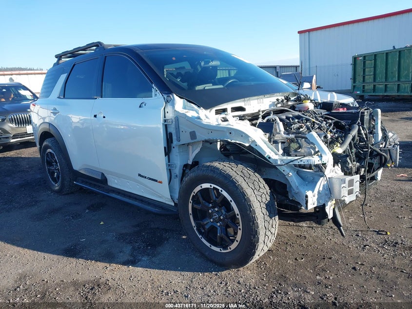 NISSAN PATHFINDER ROCK CREEK 4WD