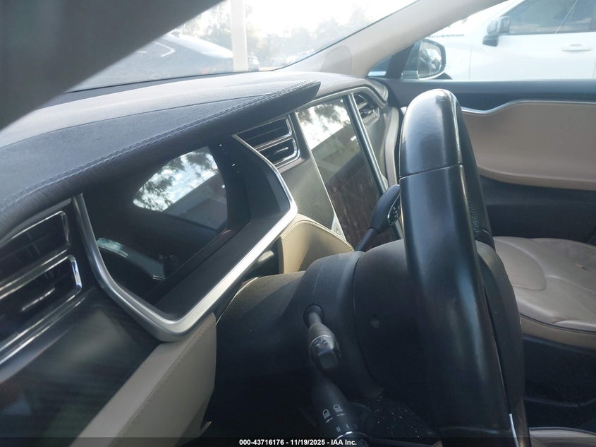 2013 Tesla Model S Performance VIN: 5YJSA1DP0DFP04659 Lot: 43716176