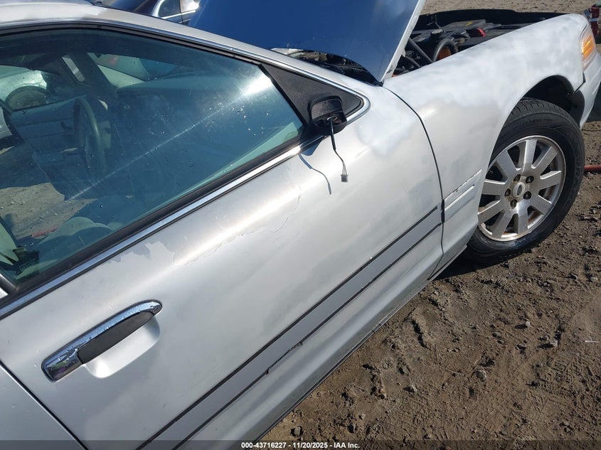 2003 Ford Crown Victoria Standard VIN: 2FAFP73W03X182860 Lot: 43716227