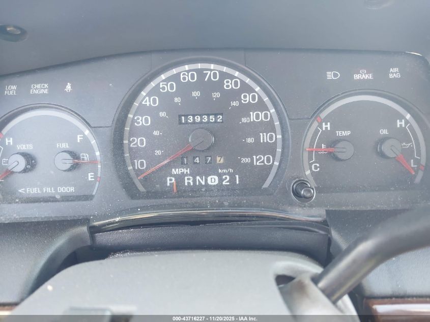 2003 Ford Crown Victoria Standard VIN: 2FAFP73W03X182860 Lot: 43716227