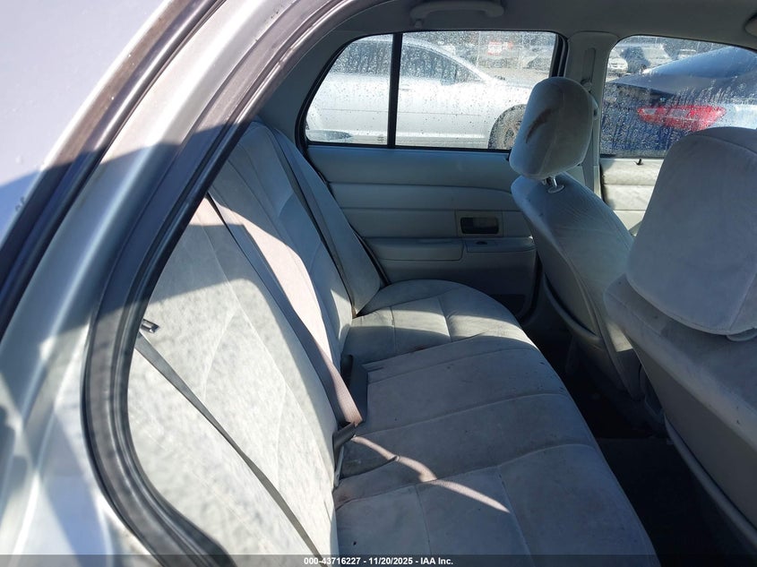 2003 Ford Crown Victoria Standard VIN: 2FAFP73W03X182860 Lot: 43716227