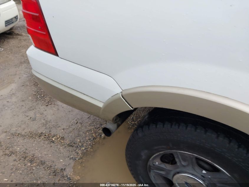 2005 Ford Expedition Eddie Bauer/King Ranch VIN: 1FMFU17565LA88737 Lot: 43716276