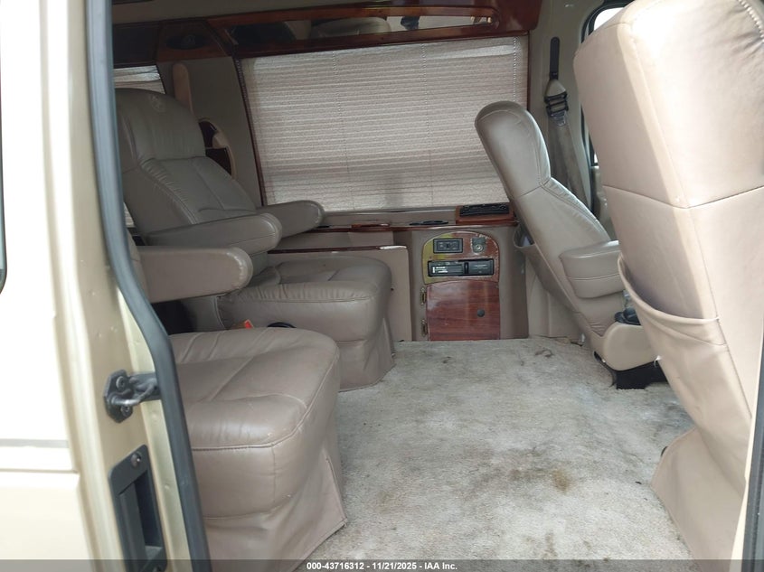 2000 Ford E-150 Recreational VIN: 1FDRE14L6YHA72638 Lot: 43716312