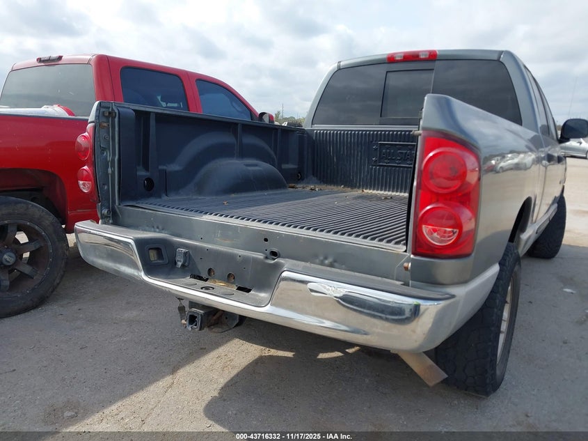 2007 Dodge Ram 1500 Slt/Trx4 Off Road/Sport VIN: 1D7HU18257J622767 Lot: 43716332