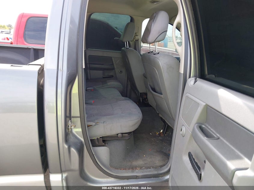 2007 Dodge Ram 1500 Slt/Trx4 Off Road/Sport VIN: 1D7HU18257J622767 Lot: 43716332