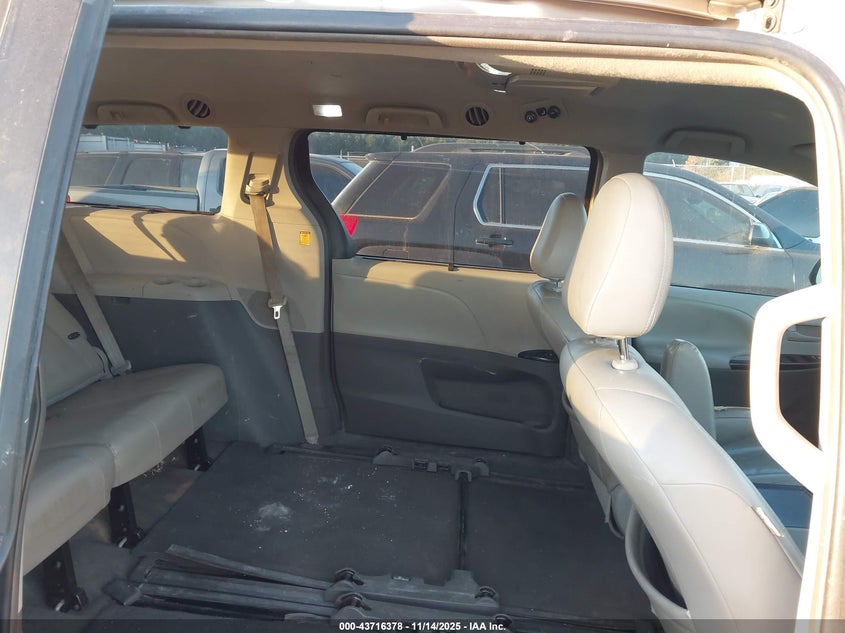 5TDKK3DC8CS245803 2012 TOYOTA SIENNA photo no. 8