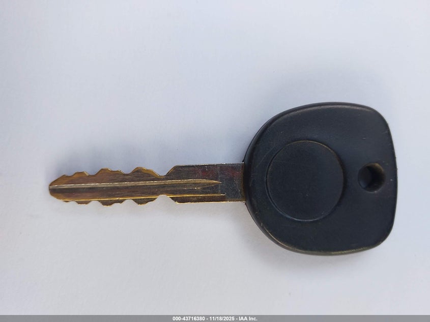 2005 Chevrolet Tahoe Ls VIN: 1GNEC13T95R242000 Lot: 43716380