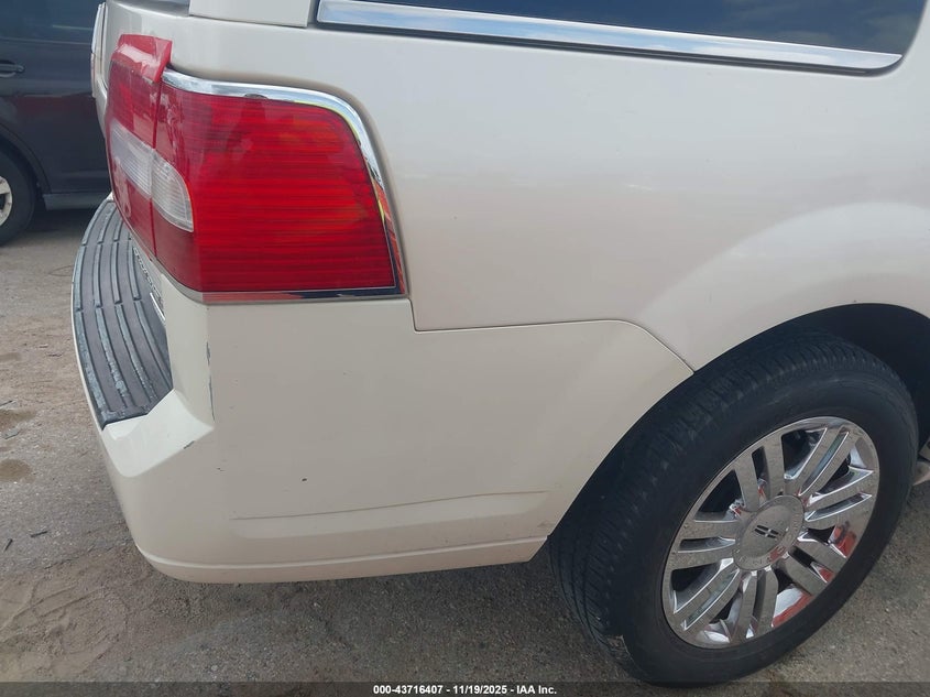 2008 Lincoln Navigator VIN: 5LMFU27538LJ15870 Lot: 43716407