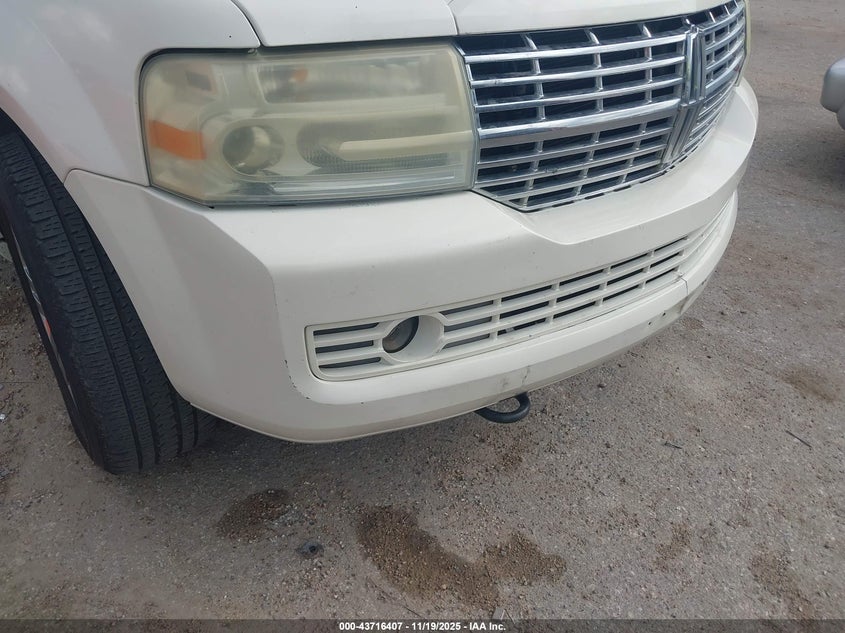 2008 Lincoln Navigator VIN: 5LMFU27538LJ15870 Lot: 43716407