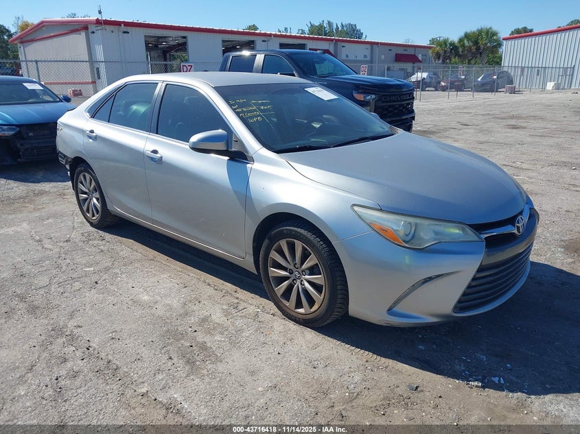 TOYOTA CAMRY XLE