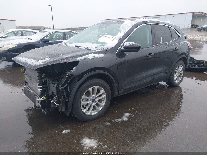 1FMCU0BZ8MUB25786 2021 FORD ESCAPE photo no. 2