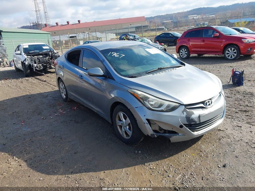 HYUNDAI ELANTRA SE