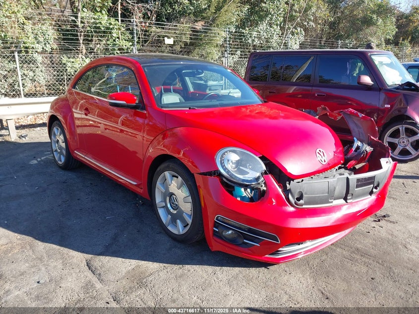 VOLKSWAGEN BEETLE 2.0T SE