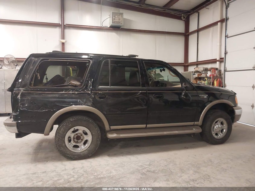 2000 Ford Expedition Eddie Bauer VIN: 1FMPU18L0YLA30841 Lot: 43716676
