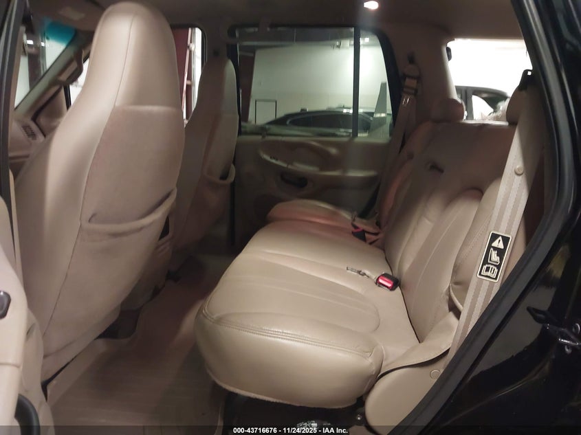 2000 Ford Expedition Eddie Bauer VIN: 1FMPU18L0YLA30841 Lot: 43716676