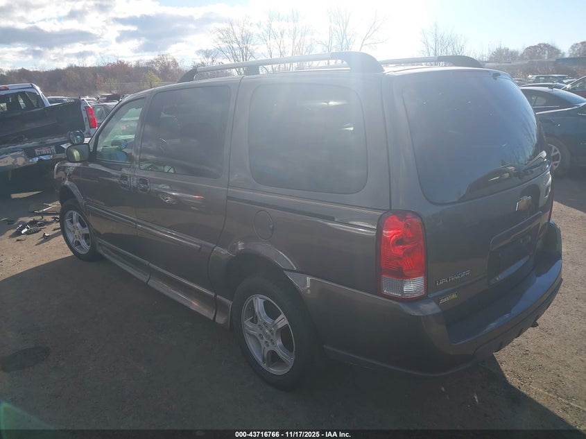 1GBDV13W98D106917 2008 CHEVROLET UPLANDER photo no. 3