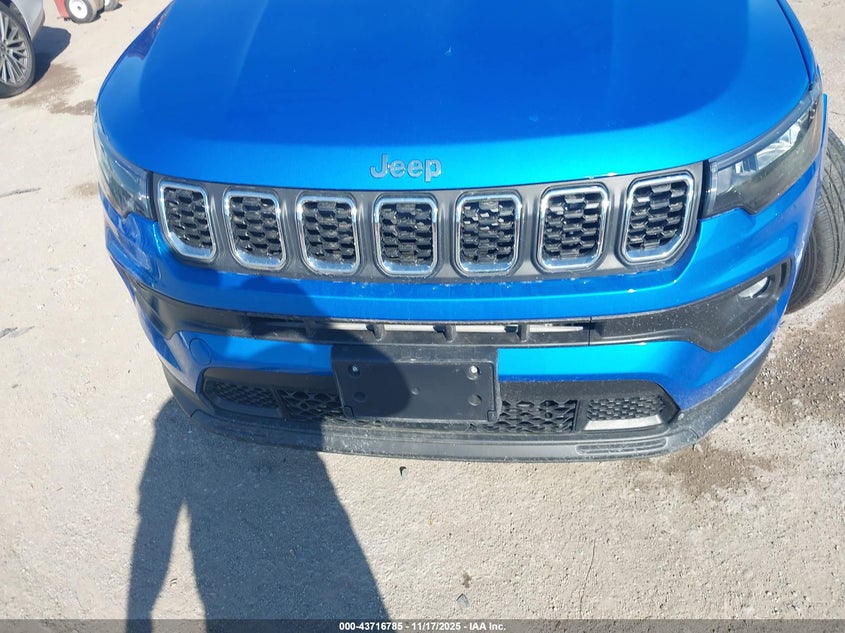 2025 Jeep Compass Latitude 4X4 VIN: 3C4NJDBNXST586862 Lot: 43716785