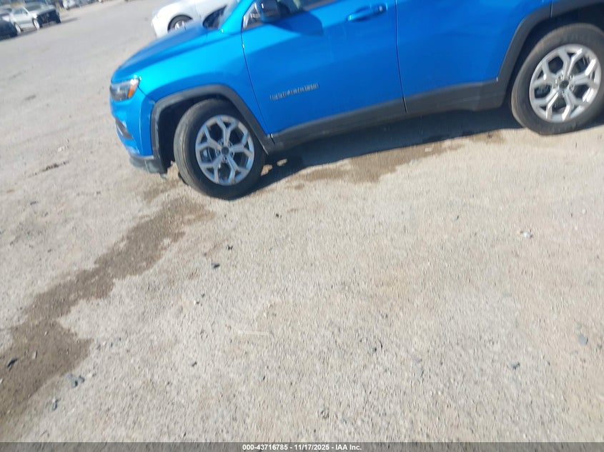 2025 Jeep Compass Latitude 4X4 VIN: 3C4NJDBNXST586862 Lot: 43716785