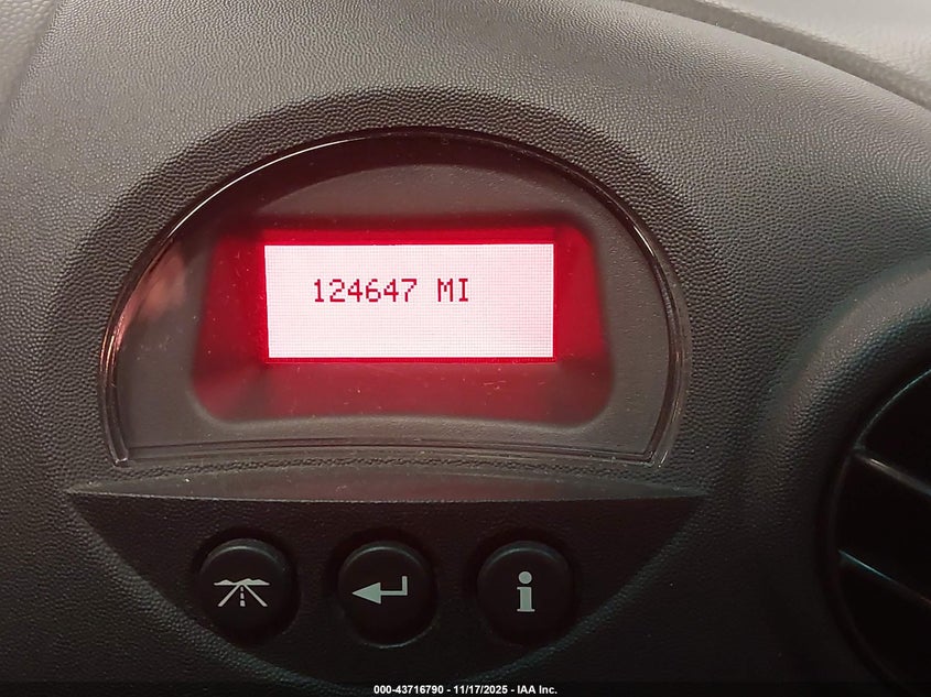 2005 Pontiac Grand Prix VIN: 2G2WP522351235123 Lot: 43716790