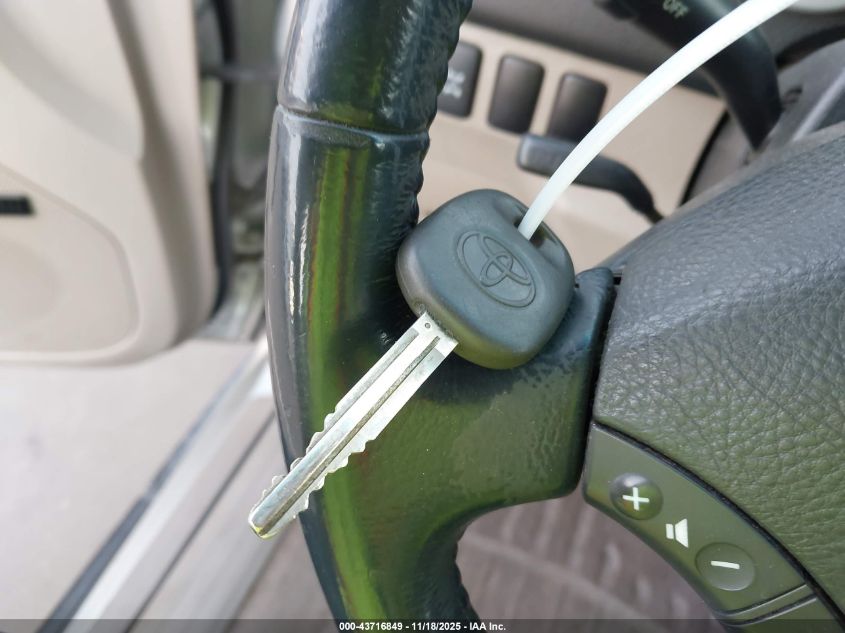 2005 Toyota 4Runner Limited V8 VIN: JTEBT17R050046005 Lot: 43716849