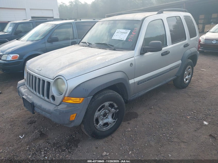1J8GL48K15W573893 2005 JEEP LIBERTY (NORTH AMERICA) photo no. 2