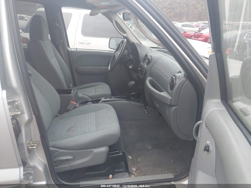 1J8GL48K15W573893 2005 JEEP LIBERTY (NORTH AMERICA) photo no. 5