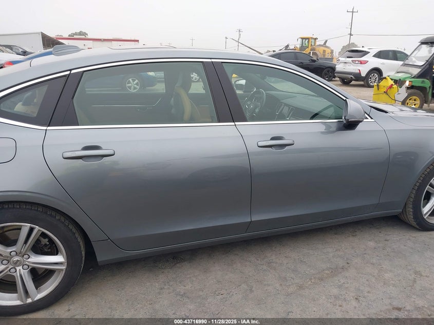 2018 Volvo S90 T5 Momentum VIN: LVY982AK8JP024298 Lot: 43716990
