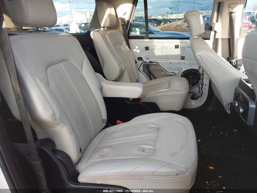 2019 Ford Expedition Max Platinum VIN: 1FMJK1MT1KEA68317 Lot: 43717005