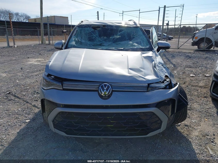 2025 Volkswagen Taos 1.5T Sel VIN: 3VV4C7B22SM038833 Lot: 43717137