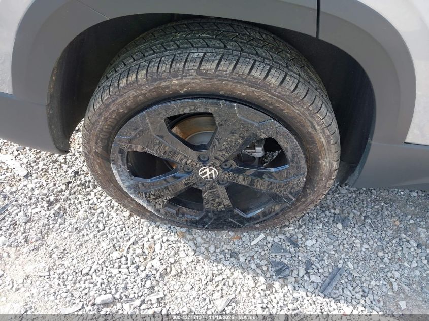 2025 Volkswagen Taos 1.5T Sel VIN: 3VV4C7B22SM038833 Lot: 43717137