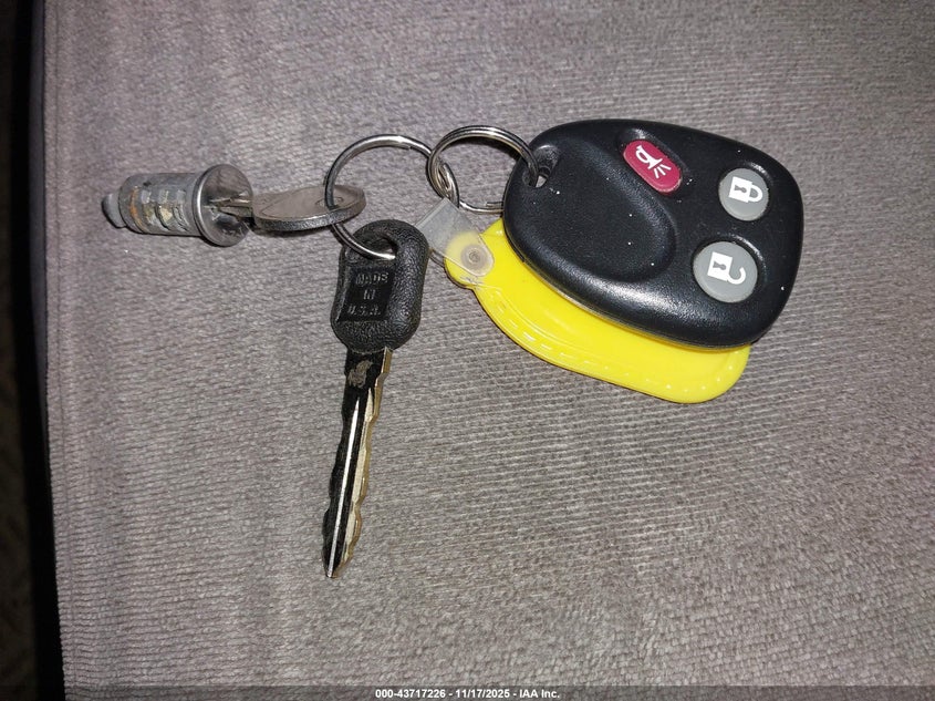 2003 Chevrolet Tahoe Ls VIN: 1GNEK13V73J175476 Lot: 43717226