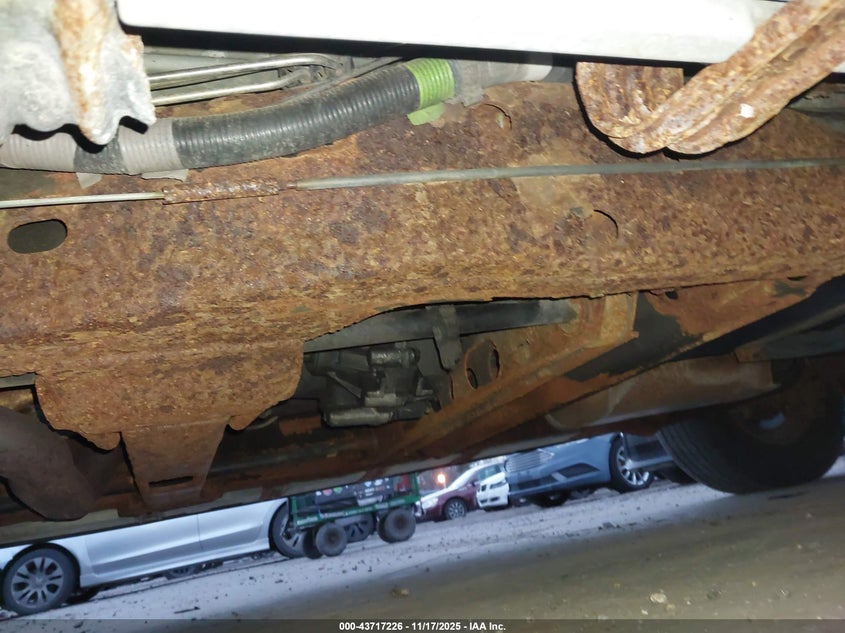 2003 Chevrolet Tahoe Ls VIN: 1GNEK13V73J175476 Lot: 43717226