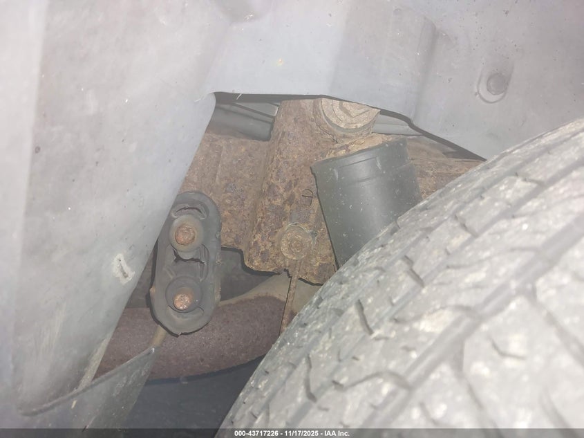 2003 Chevrolet Tahoe Ls VIN: 1GNEK13V73J175476 Lot: 43717226