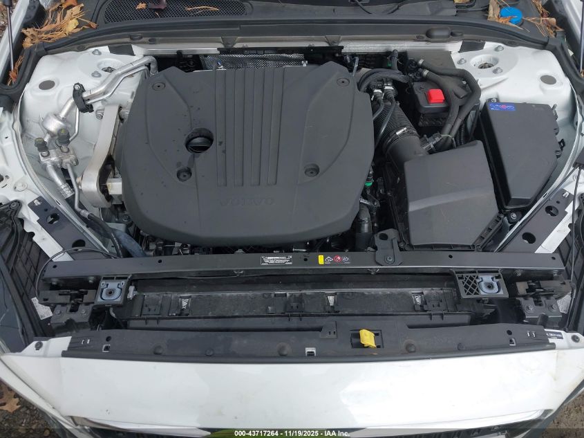 2025 Volvo V60 Cross Country B5 Plus VIN: YV4L12WK6S2149807 Lot: 43717264