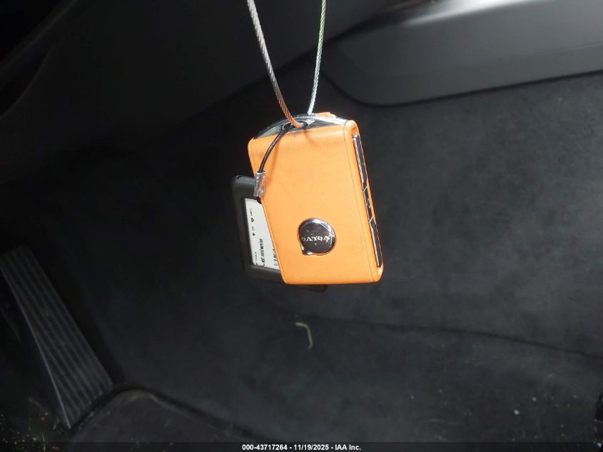 2025 Volvo V60 Cross Country B5 Plus VIN: YV4L12WK6S2149807 Lot: 43717264