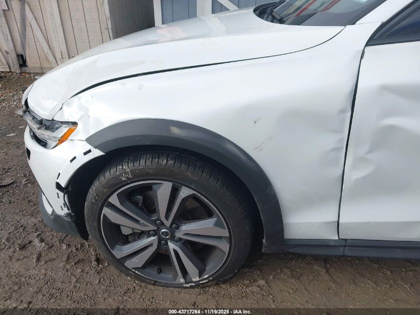 2025 Volvo V60 Cross Country B5 Plus VIN: YV4L12WK6S2149807 Lot: 43717264