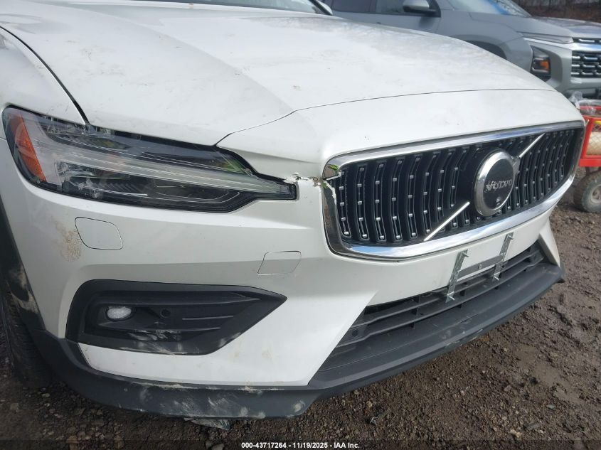 2025 Volvo V60 Cross Country B5 Plus VIN: YV4L12WK6S2149807 Lot: 43717264