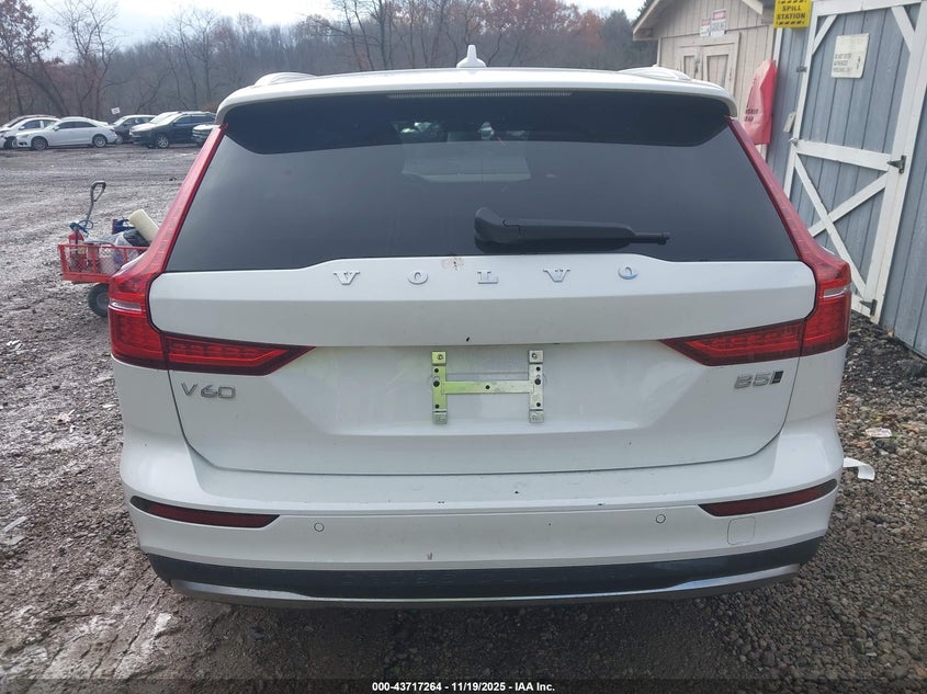 2025 Volvo V60 Cross Country B5 Plus VIN: YV4L12WK6S2149807 Lot: 43717264