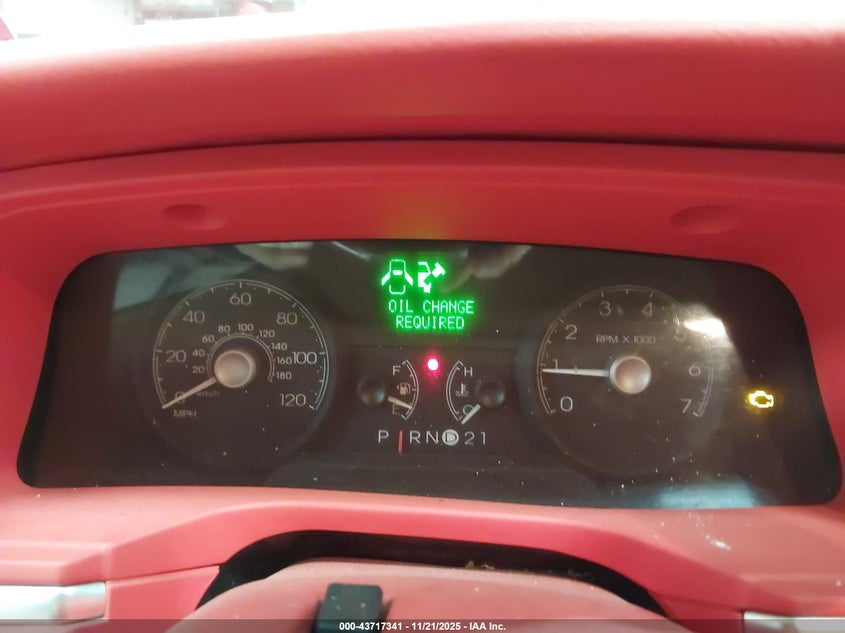 2006 Lincoln Town Car Signature VIN: 1LNHM81W26Y651130 Lot: 43717341