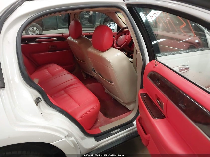 2006 Lincoln Town Car Signature VIN: 1LNHM81W26Y651130 Lot: 43717341