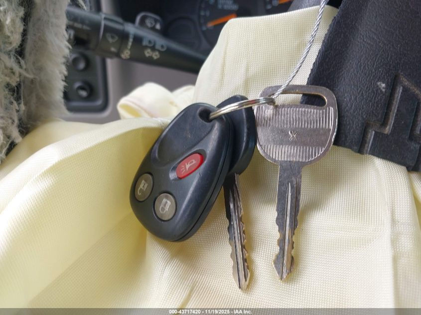 2004 Chevrolet Silverado 1500 Z71 VIN: 2GCEK13T441347160 Lot: 43717420