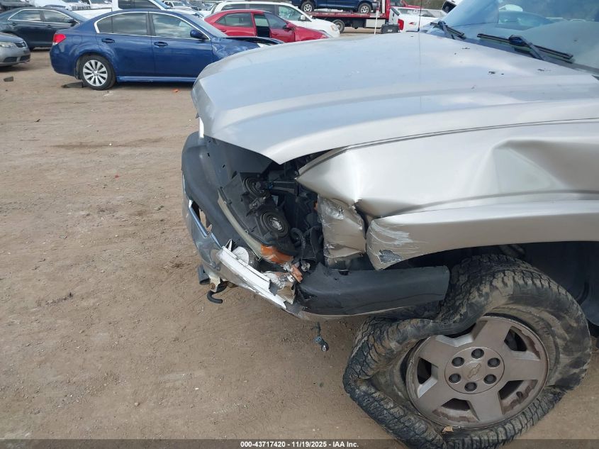 2004 Chevrolet Silverado 1500 Z71 VIN: 2GCEK13T441347160 Lot: 43717420