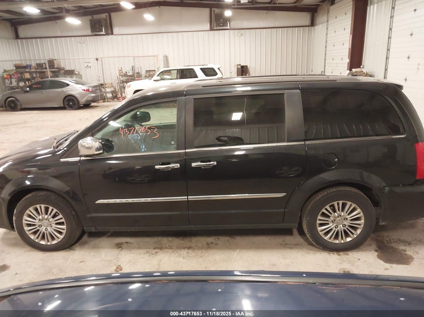 2015 Chrysler Town & Country Touring-L VIN: 2C4RC1CG9FR674210 Lot: 43717653