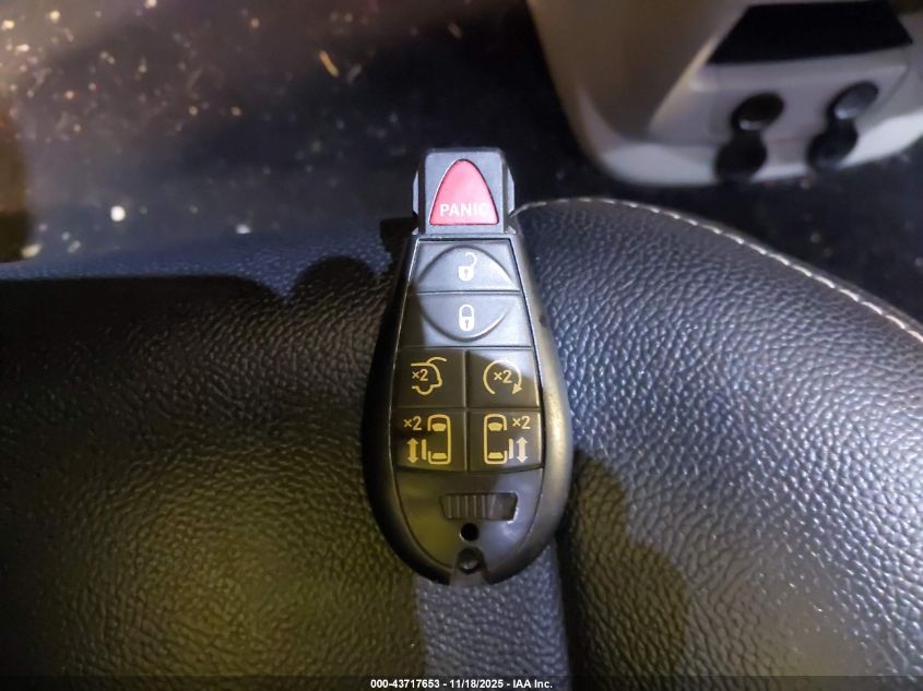 2015 Chrysler Town & Country Touring-L VIN: 2C4RC1CG9FR674210 Lot: 43717653